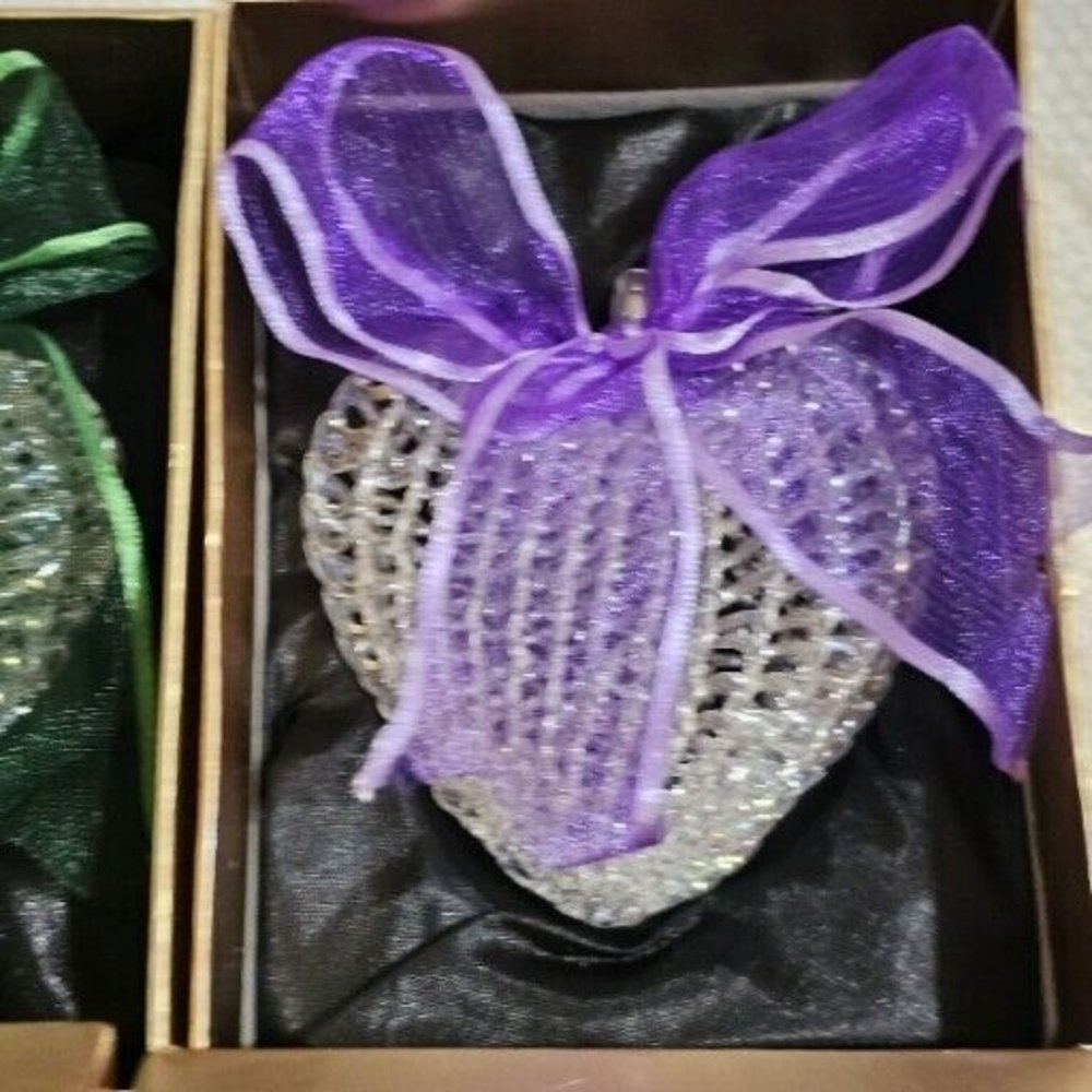 Set of 4 Handblown Spun Glass Heart Ornament w Ribbon Bows 3" Holiday elegance - Picture 3 of 5